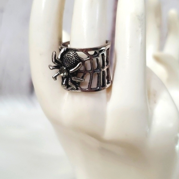 Hot Topic Jewelry - Y2K Rhinestone Hot Topic Jumping Spider Cobweb Web Black Cuff Ring Halloween